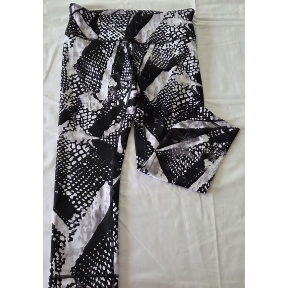 Lululemon Static‎ Mist White Black Wunder Under Crop III Leggings Size - Picture 4 of 7